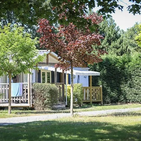 Mobil-home Confortable Avec Terrasse - Api-1-52-451 Les Achards (Vendee)