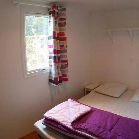 Mobil-home Confortable Avec Terrasse - Api-1-52-451 *