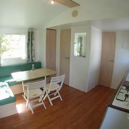 Mobil-home Confortable Avec Terrasse - Api-1-52-451
