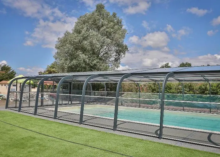 Kemping Mobil-home Confortable Avec Terrasse - Api-1-52-451 *