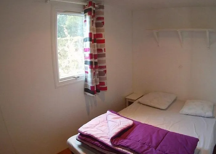 Mobil-home Confortable Avec Terrasse - Api-1-52-451 *