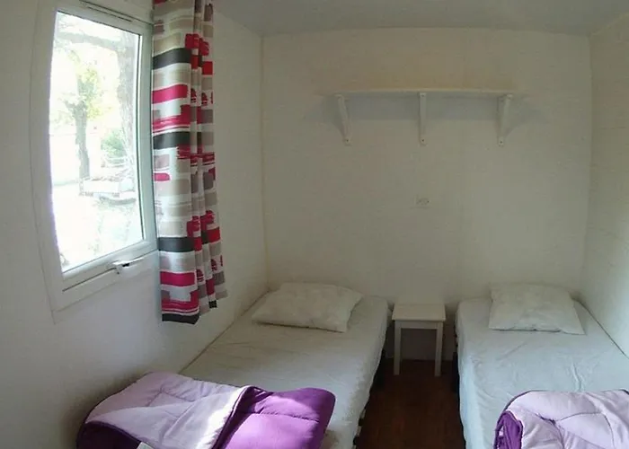 Parque de Campismo Mobil-home Confortable Avec Terrasse - Api-1-52-451 Les Achards (Vendee)